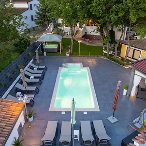 https://apartment-felix-porec.in-istria.net