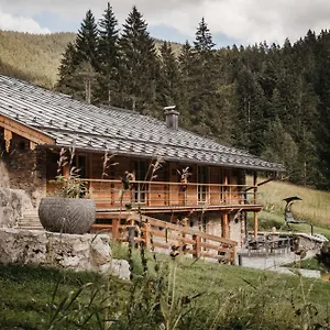  Chalet Suttenhütte
